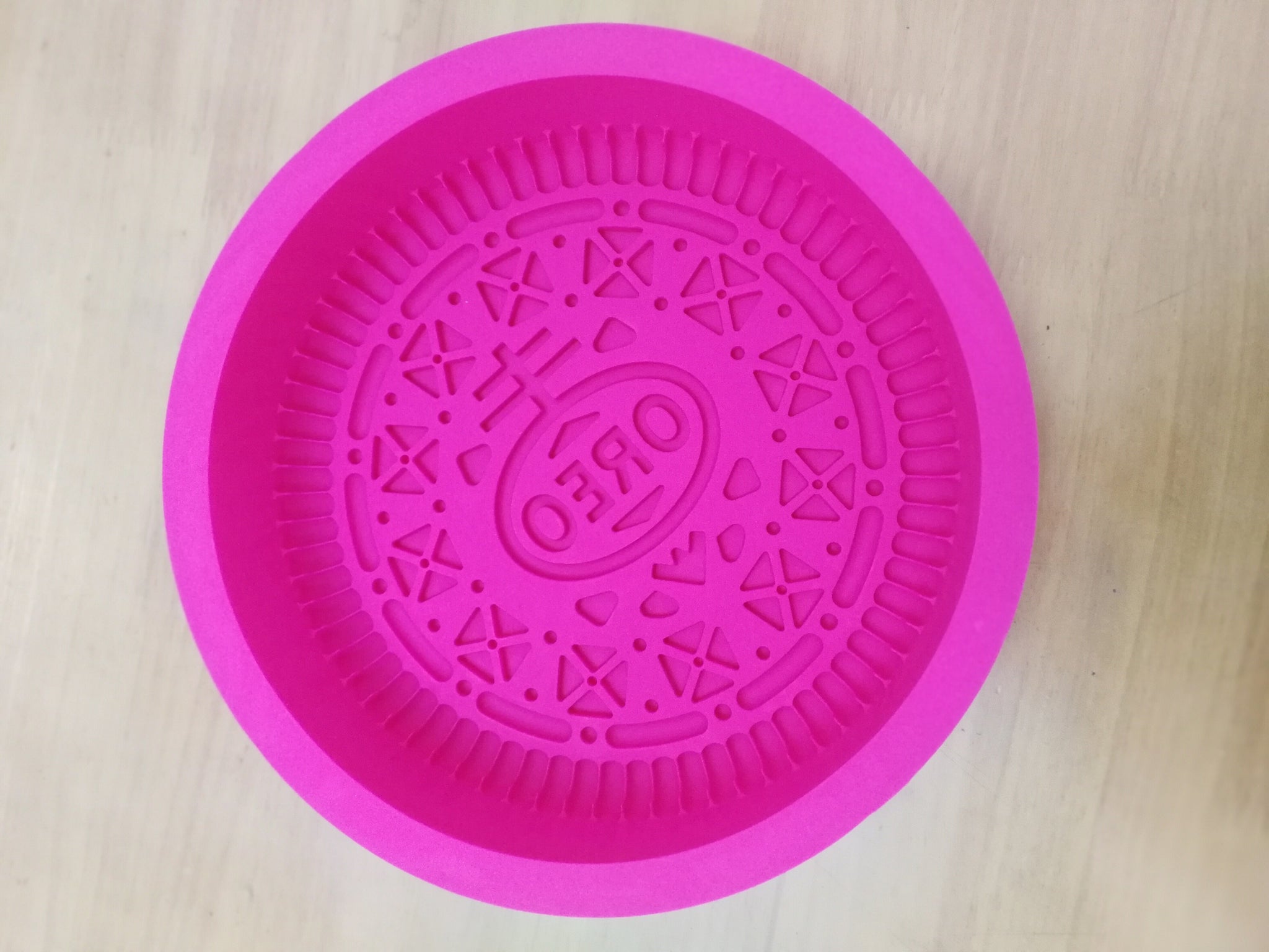 Giant Cookie Mold - Giant biscuit silicone baking mold from Moldyfun –  moldyfunAU